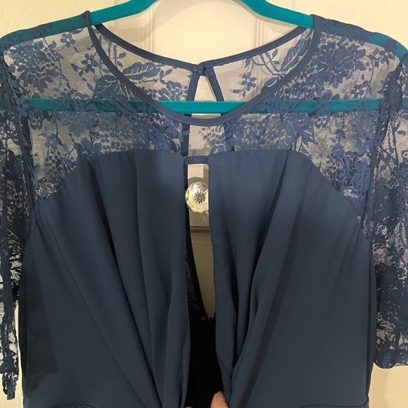 ASOS CURVE Kate Lace Maxi with Flutter Sleeves - Picture 6 of 12